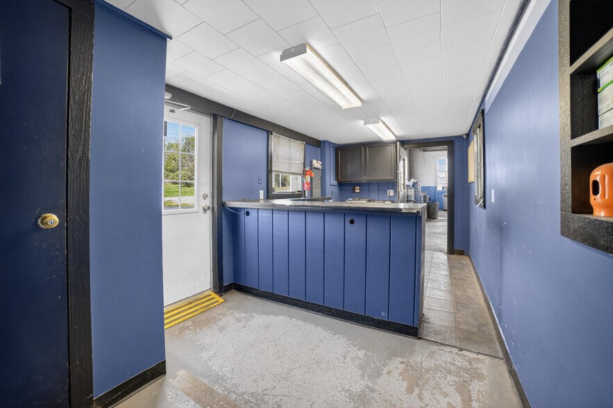 More Photos Of 702 Charles St, Galion Auto Dealership For Sale