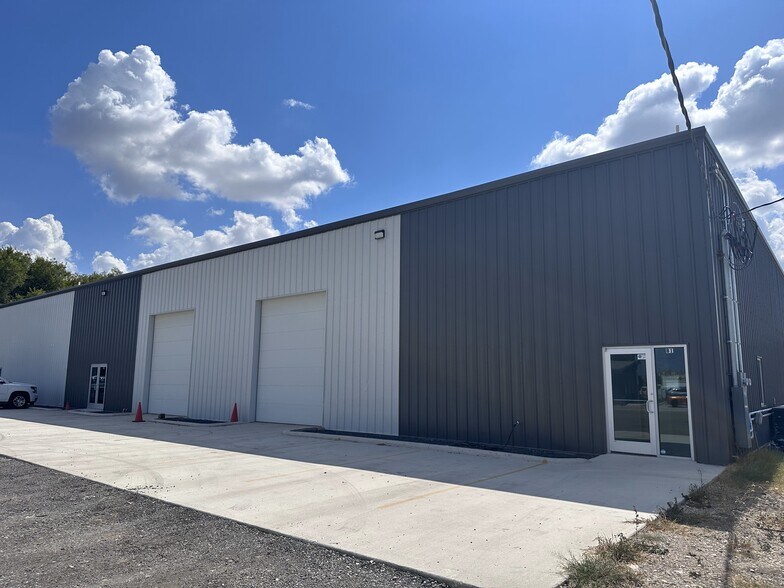 Primary Photo Of 563 Krueger Cyn, New Braunfels Industrial For Lease