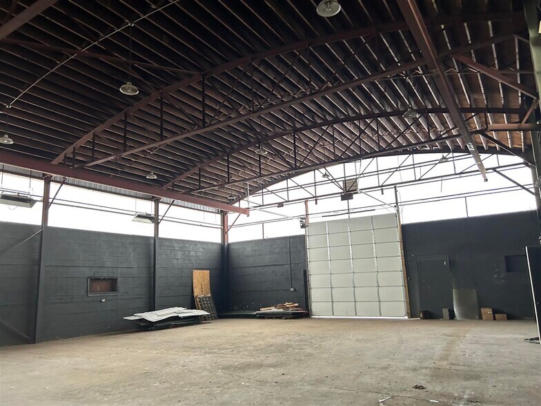 More Photos Of 906 Payne St, Bowling Green Warehouse For Sale