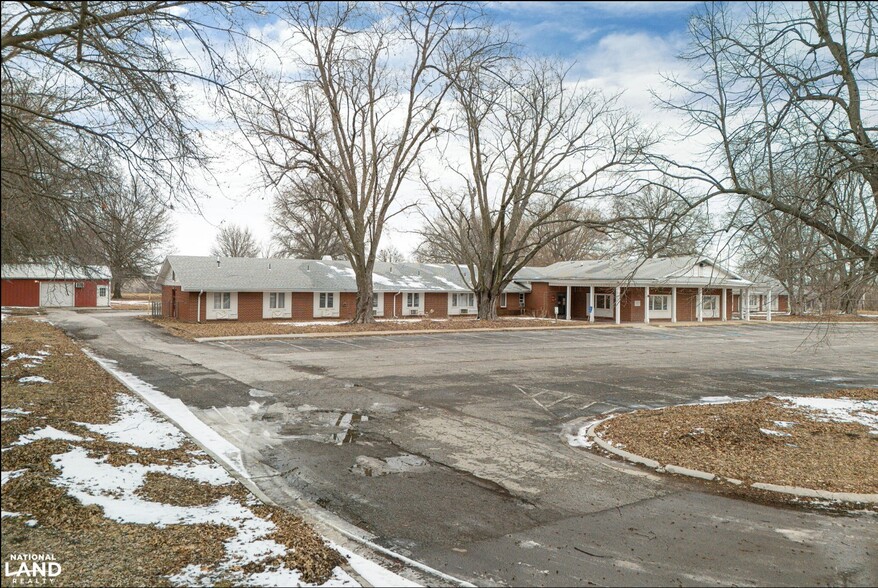 More Photos Of 300 Cedar St, Tarkio Skilled Nursing Facility For Sale