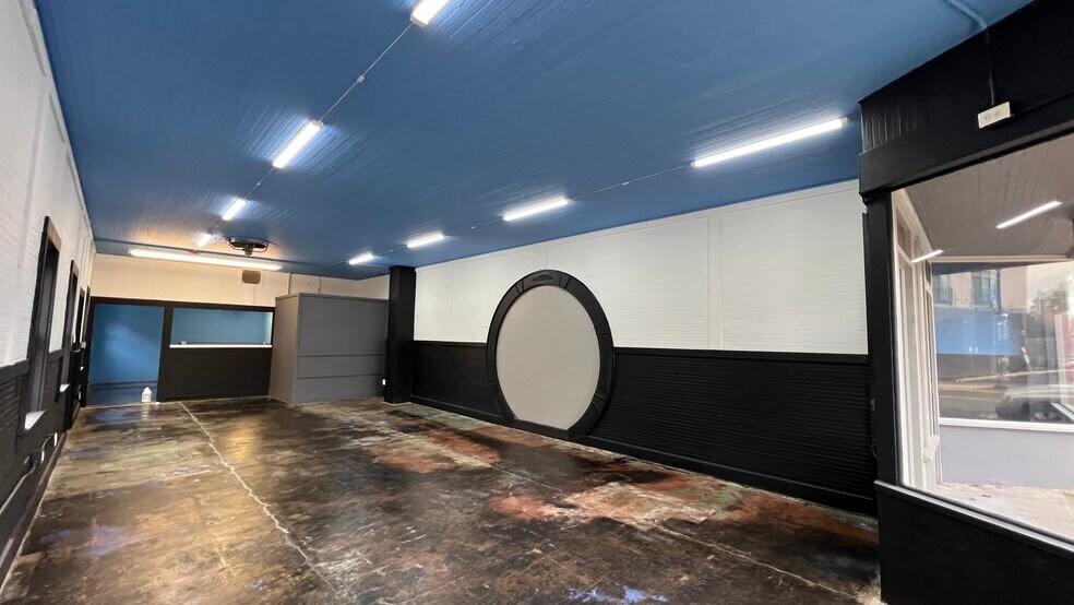 More Photos Of 155 Main St W, Monmouth Storefront For Lease
