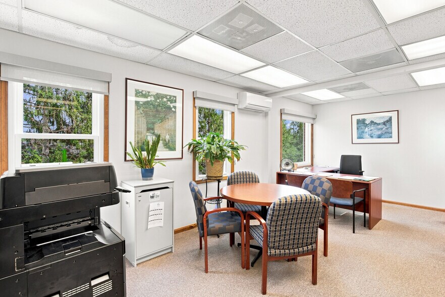 More Photos Of 33610 Solon Rd, Solon Office For Sale