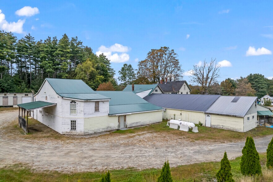 More Photos Of 680 Maine Ave, Farmingdale Storefront Retail Office For Lease