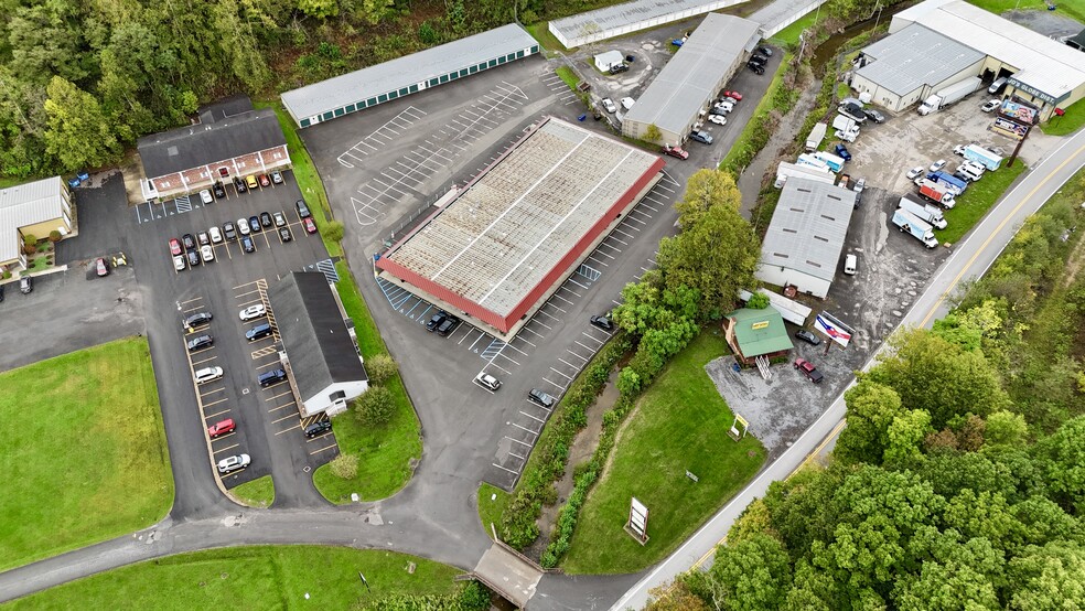 More Photos Of 103 Brookstone Plz, Morgantown Storefront Retail Office For Lease