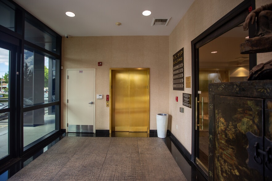 More Photos Of 1552 Coffee Rd, Modesto Medical For Lease