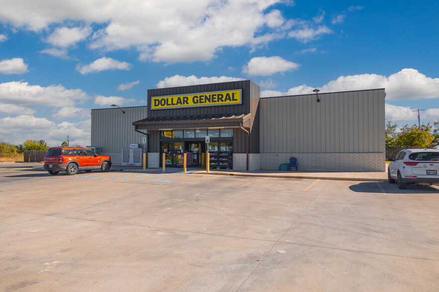 Primary Photo Of 611 Grant Ave, Strawn Convenience Store For Sale