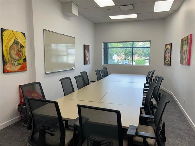 More Photos Of 2078-2082 Rue Sainte-Hélène, Longueuil Office For Sale