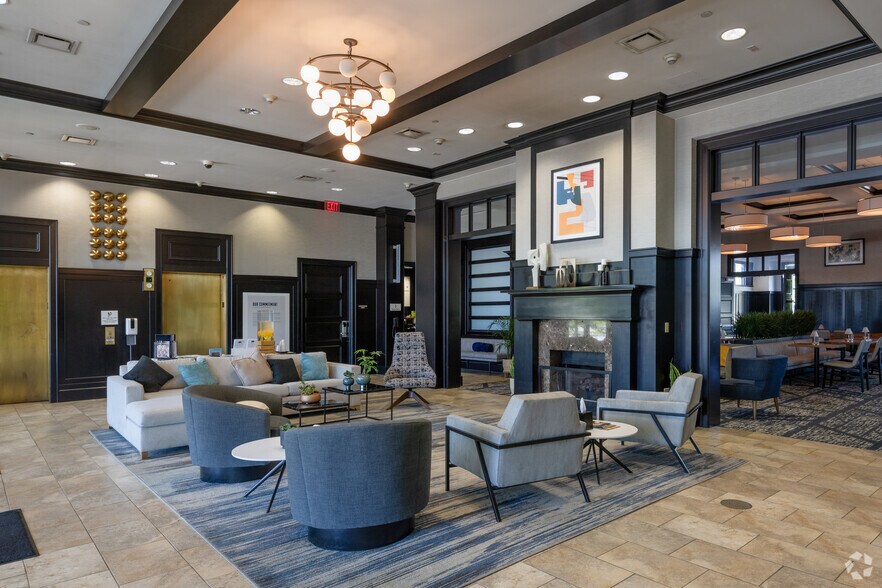 More Photos Of 1110 Willow Rd, Northbrook Hotel For Sale