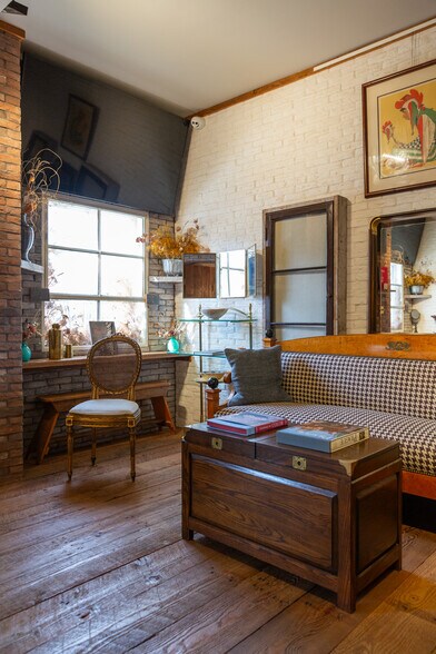More Photos Of 1626 Silver Lake Blvd, Los Angeles Freestanding For Lease