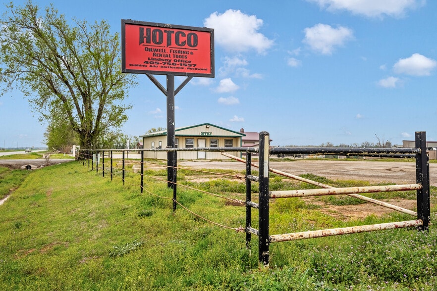 More Photos Of 403 Linwood Plz, Lindsay Warehouse For Sale