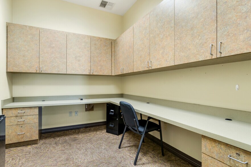 More Photos Of 33494 Oak Glen Rd, Yucaipa Medical For Lease
