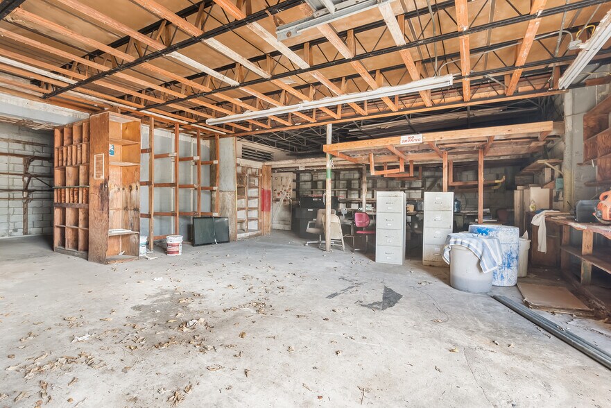 More Photos Of 775 NW 21st St, Miami Service For Lease