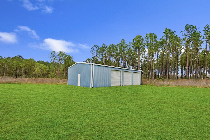 More Photos Of 21034 US Highway 96 S, Kirbyville Flex For Sale