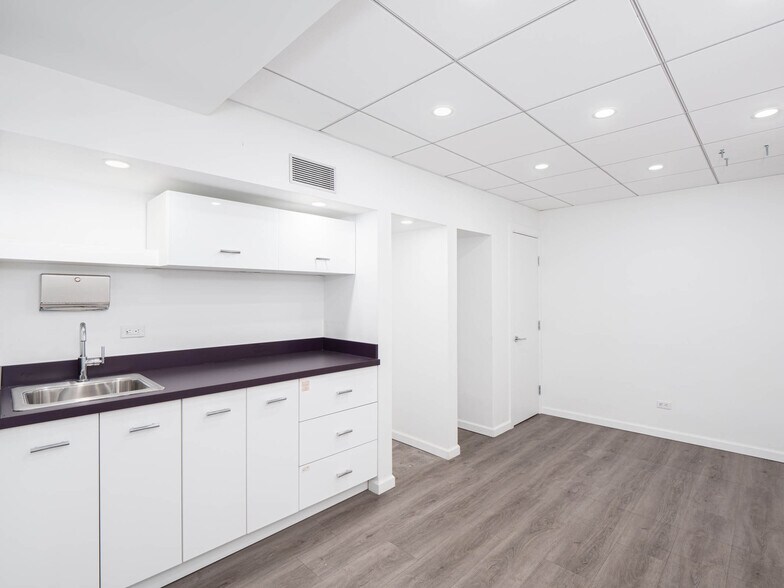 More Photos Of 116 Central Park S, New York Apartments For Lease