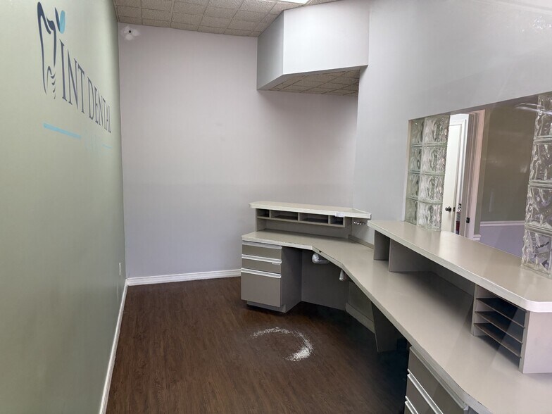 More Photos Of 8525-8549 Gunn Hwy, Odessa Unknown For Lease