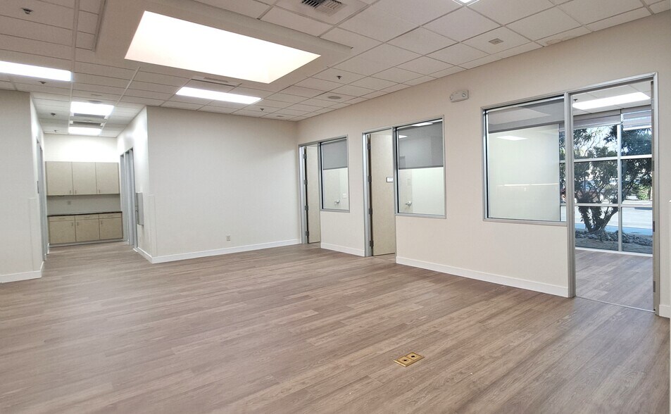 More Photos Of 100 Old River Rd, Bakersfield Medical For Lease
