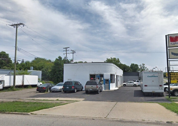 More Photos Of 644 Cesar E Chavez Ave, Pontiac Auto Repair For Sale