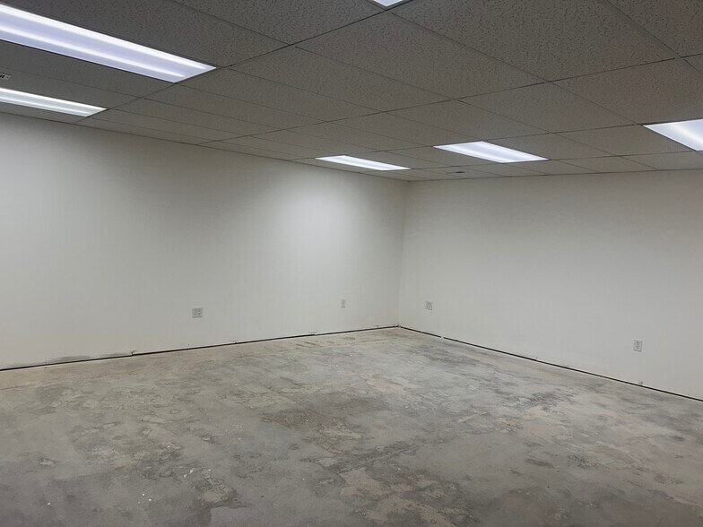 More Photos Of 204 W Pitman St, O'Fallon Office For Lease