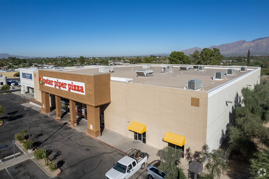 More Photos Of 5925 E Broadway Blvd, Tucson Freestanding For Lease