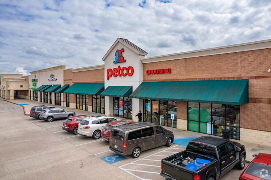 More Photos Of 4407-4485 W FM-1960, Houston Unknown For Lease