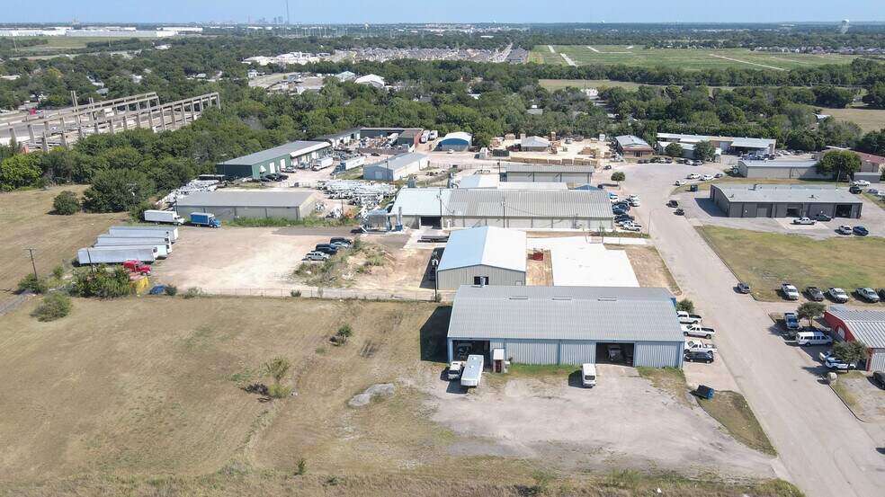 More Photos Of 328 Thomas Pl, Everman Manufacturing For Sale