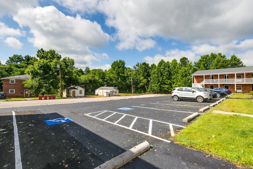 More Photos Of 1121 Stainback St, Petersburg Apartments For Sale