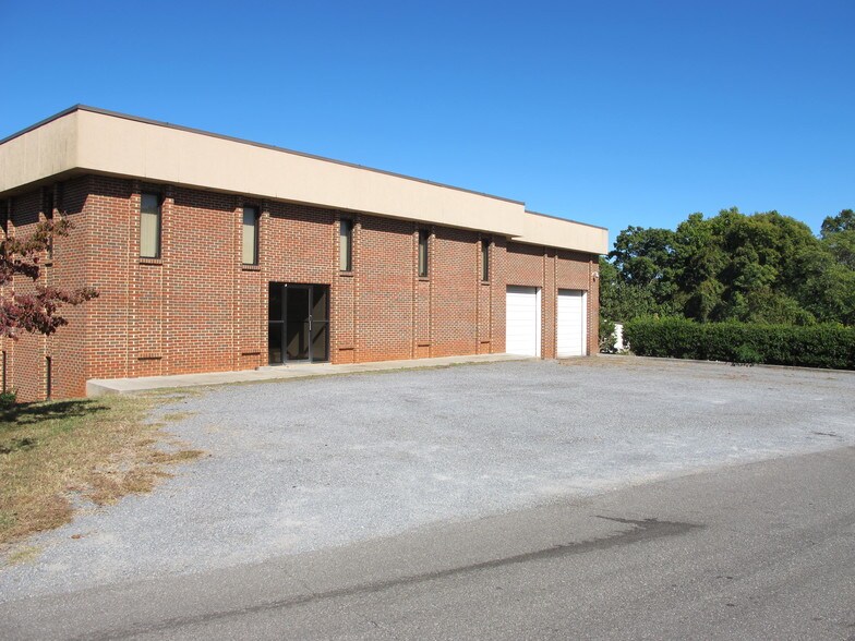 More Photos Of 3022 Carroll Ave, Lynchburg Warehouse For Sale
