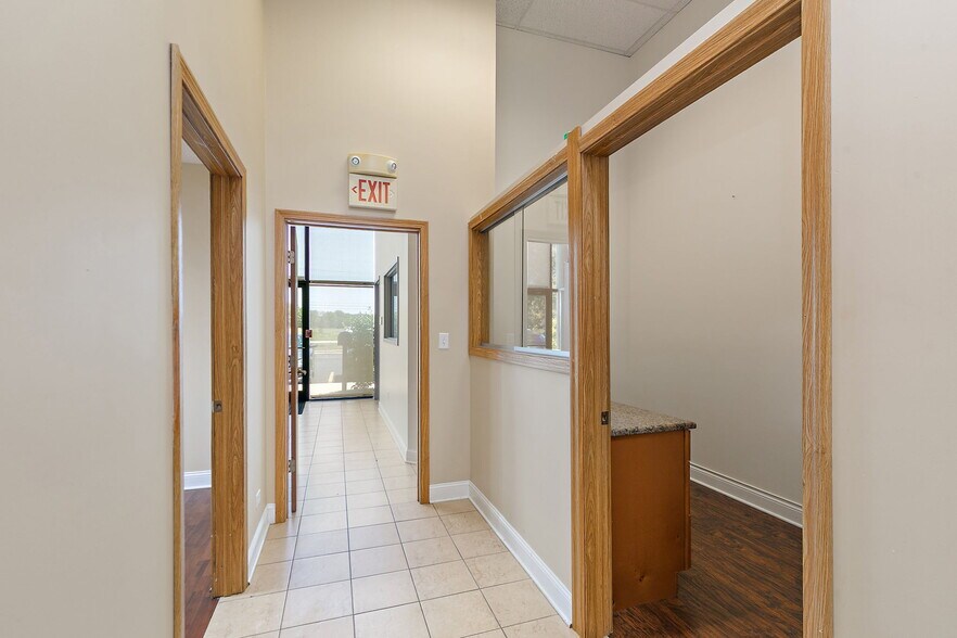 More Photos Of 129 Commercial Dr, Yorkville General Retail For Lease