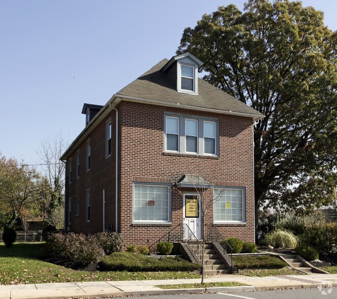 More Photos Of 47 W Winona Ave, Norwood Apartments For Sale
