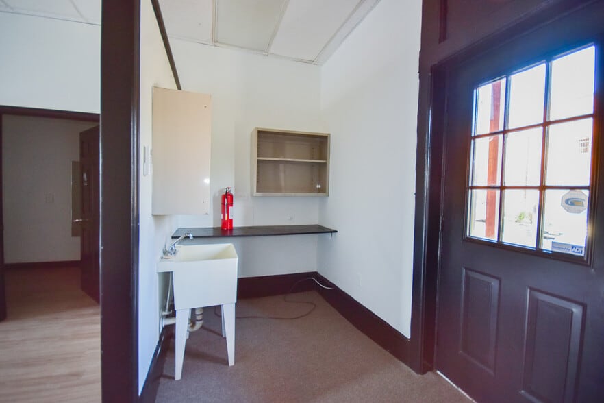 More Photos Of 115-119 E Martin St, Martinsburg Storefront Retail Office For Sale