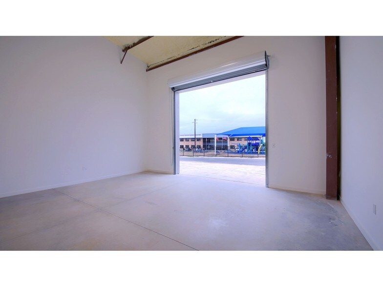More Photos Of 12112 Anderson Mill Rd, Austin Warehouse For Lease
