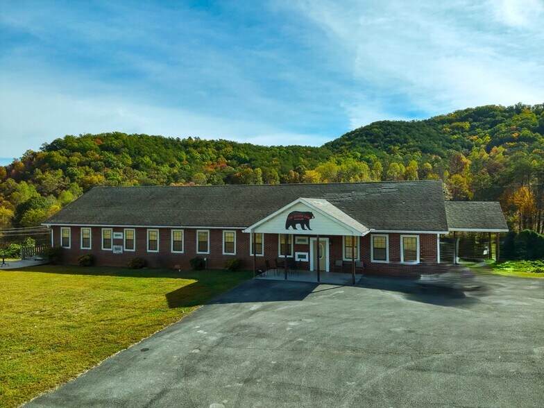 More Photos Of 301 School St, Tellico Plains Freestanding For Sale