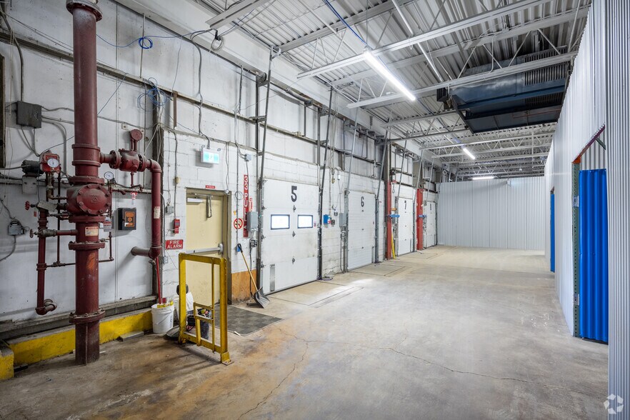 More Photos Of 724 Caledonia Rd, Toronto Warehouse For Lease