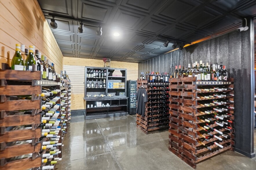 More Photos Of 2330 Bright Rd, Findlay Sports And Entertainment For Sale