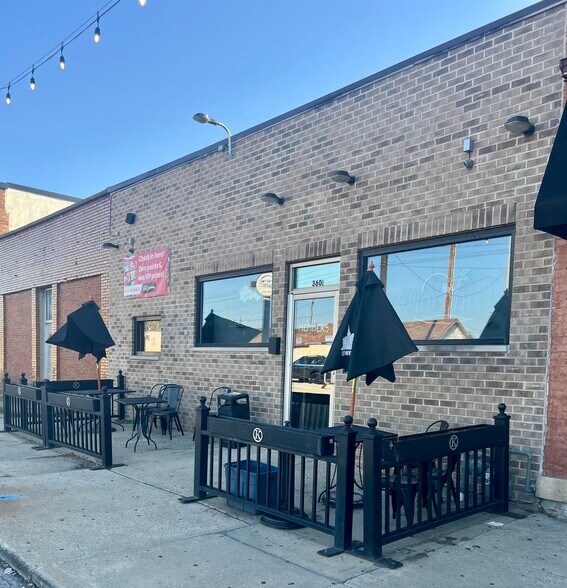 More Photos Of 360 S East Ave, Kankakee General Retail For Sale