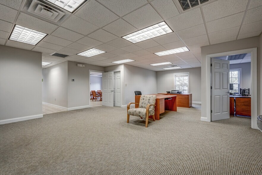 More Photos Of 95 Zion Station Ct, Troy Flex For Sale