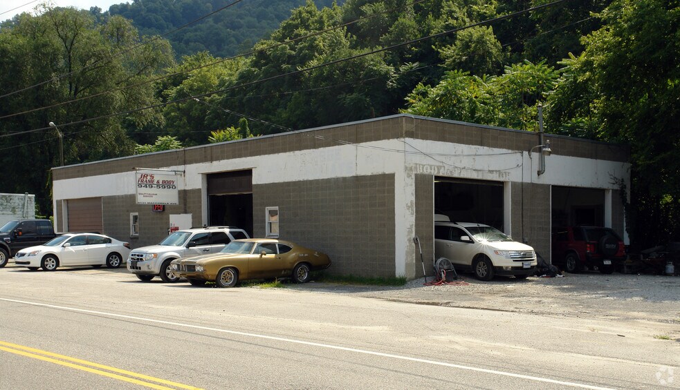 More Photos Of 8131 Maccorkle Ave, Charleston Auto Repair For Sale