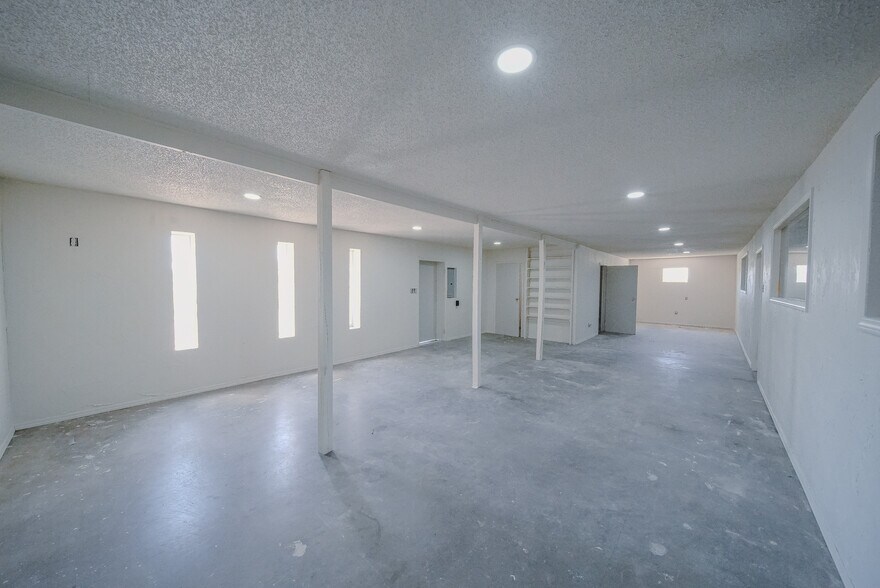 More Photos Of 35613 E 1130, Seminole Warehouse For Sale