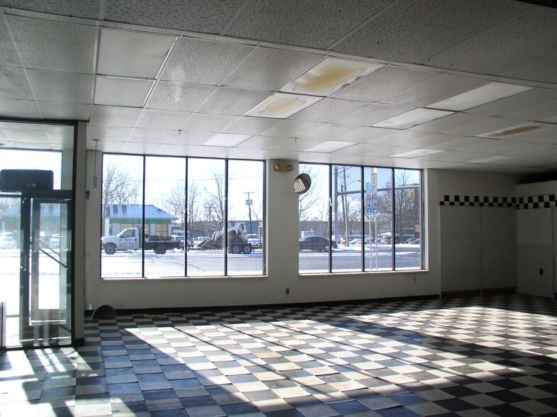 More Photos Of 400 Connecticut Blvd, East Hartford Freestanding For Lease