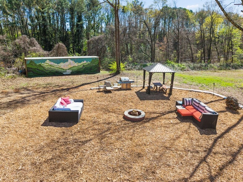 More Photos Of 1860 Penelope Rd NW, Atlanta Hospitality For Sale