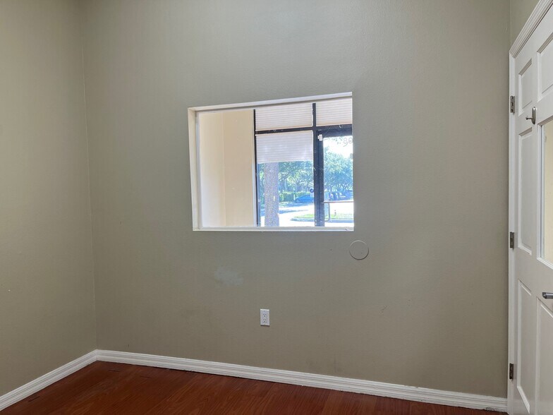 More Photos Of 1708-1718 Lexington Green Ln, Sanford Medical For Sale