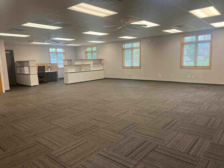 More Photos Of 388 Garden Ave, Holland Medical For Sale