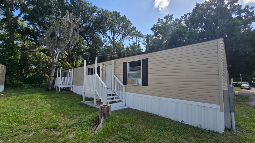 More Photos Of 44 Crawford Dr, Lake Placid Manufactured Housing Mobile Home Park For Sale