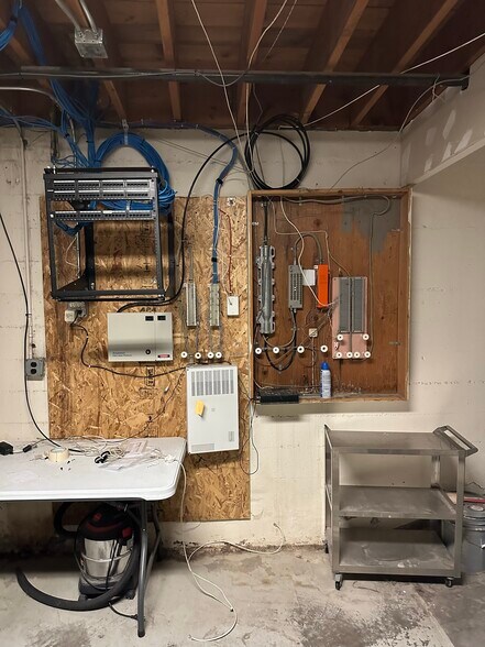 More Photos Of 1640-1670 North Ave, Grand Junction Veterinarian Kennel For Sale