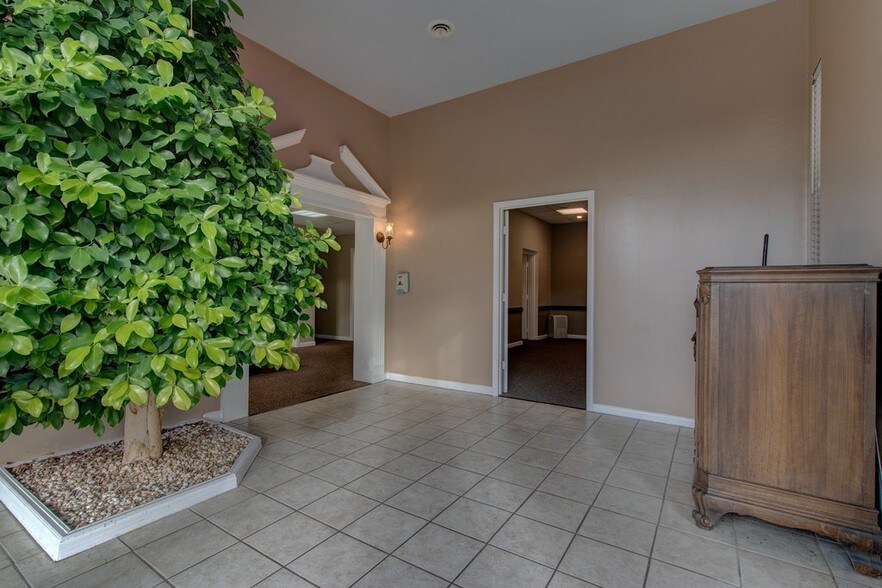 More Photos Of 4311 Appleton Ave NW, Roanoke Office For Lease