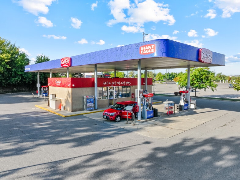 More Photos Of 5231-5255 Detroit Rd, Sheffield Village General Retail For Lease