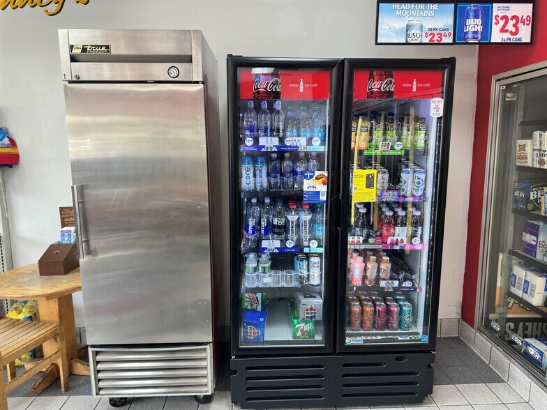 More Photos Of 12180 Center Rd, Durand Service Station For Sale