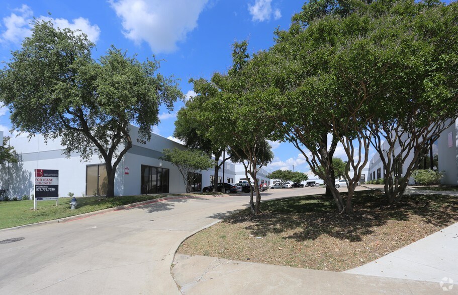 More Photos Of 11056 Shady Trl, Dallas Unknown For Lease