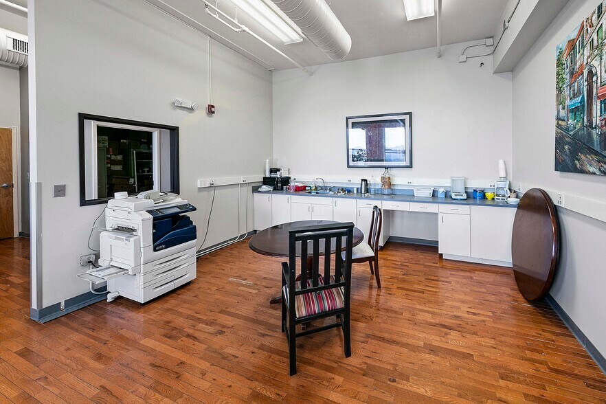 More Photos Of 418 S Gay St, Knoxville Office Residential For Sale