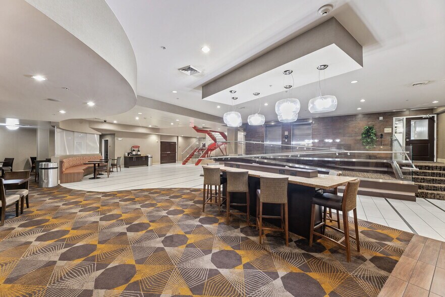 More Photos Of 409 E Houston St, San Antonio Hotel For Sale